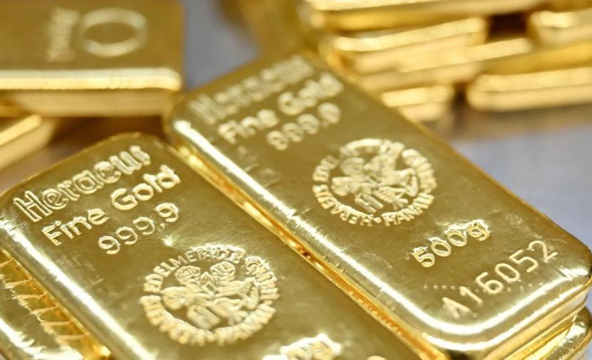 الذهب يرتفع مع تراجع النفط 