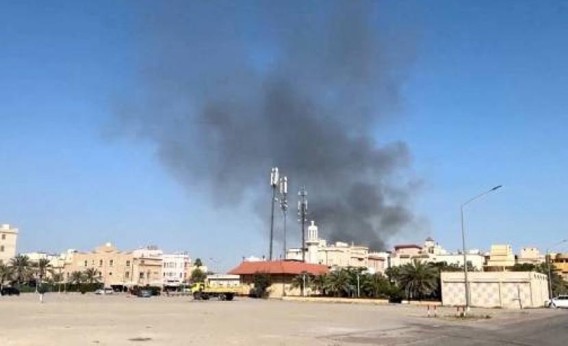 الكويت تندد بهجمات على منشآت حيوية وإيران تنفي المسؤولية