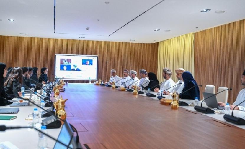 مناقشة مستجدات إعداد 