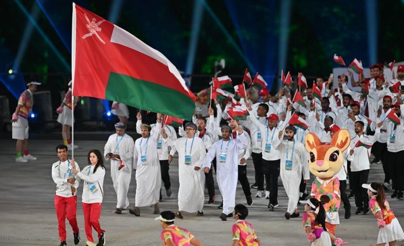 العلم العُماني يُرفرف في حفل افتتاح 