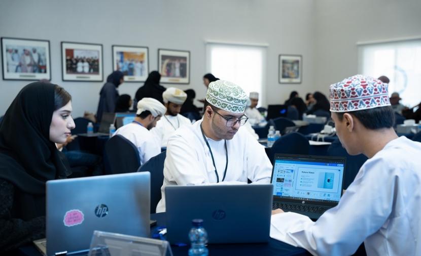 500 مشارك في فعالية "NextGen Tech" بالكلية الحديثة للتجارة والعلوم 