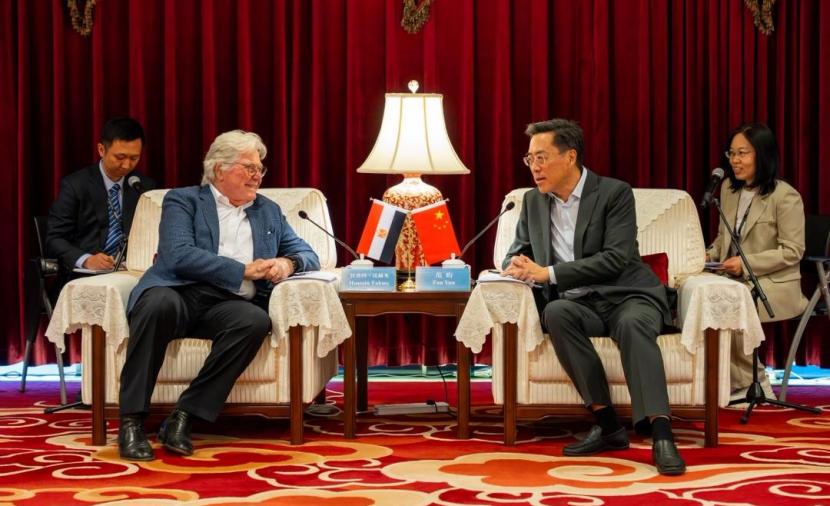 رئيس مهرجان القاهرة السينمائي الدولي يبحث شراكة إعلامية موسعة مع مجموعة الصين للإعلام