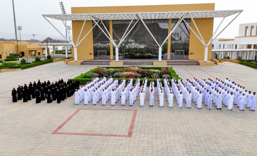 شرطة عُمان السلطانية تستقبل دفعة جديدة من المواطنين والمواطنات 