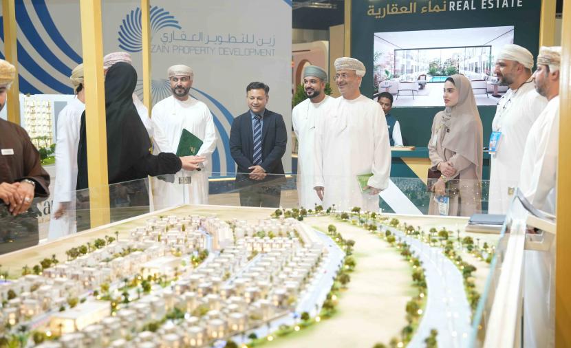 بنك ظفار يستعرض الحلول الاستثمارية في "مؤتمر عُمان العقاري" 