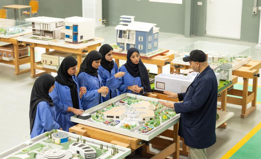 غدًا.. "العمل" تحتفي بخريجي الدفعة التاسعة من الكليات المهنية 