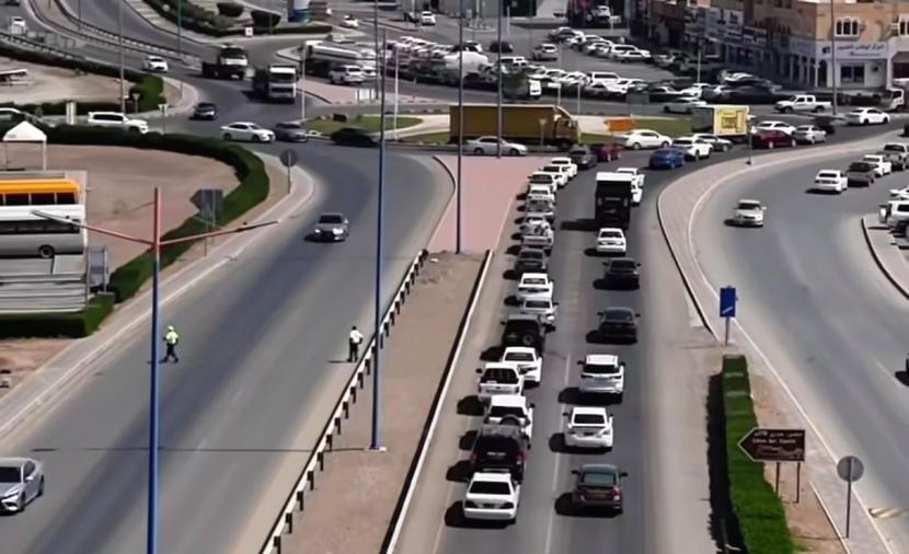 مسؤولون لـ"الرؤية": الارتقاء بالبنية الأساسية ركيزة أساسية للتنمية.. والربط بين المناطق الاقتصادية يفتح آفاقا أوسع للتجارة البينية 