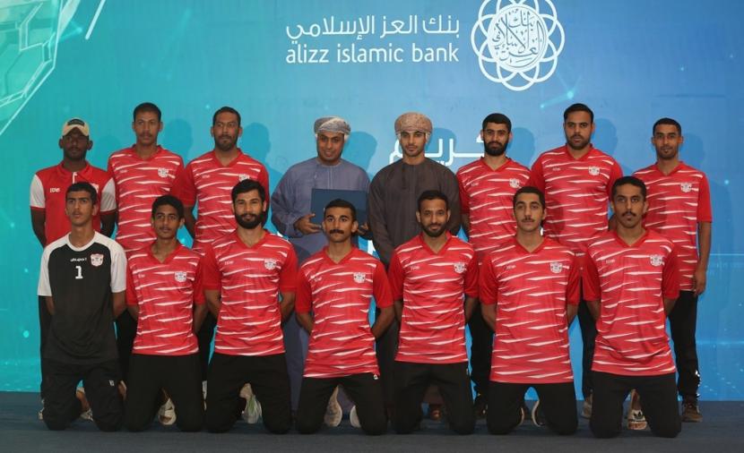 "العز الإسلامي" يدعم 3 فرق أهلية بالرستاق ضمن "الرياضة للجميع" 