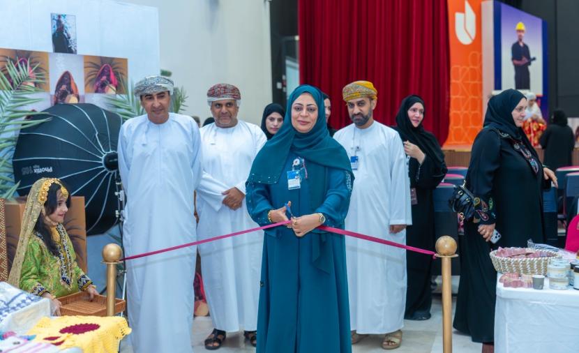 معرض لتمكين المرأة الريفية في "جامعة التقنية" بالمصنعة 