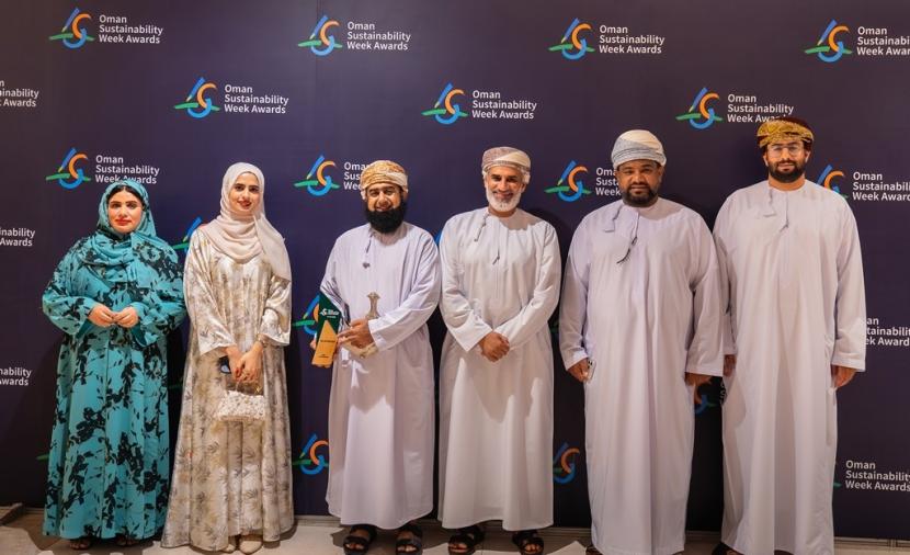 فوز "العُمانية لنقل الكهرباء" بـ"جائزة البلاتينيوم" في "أسبوع عُمان للاستدامة" 