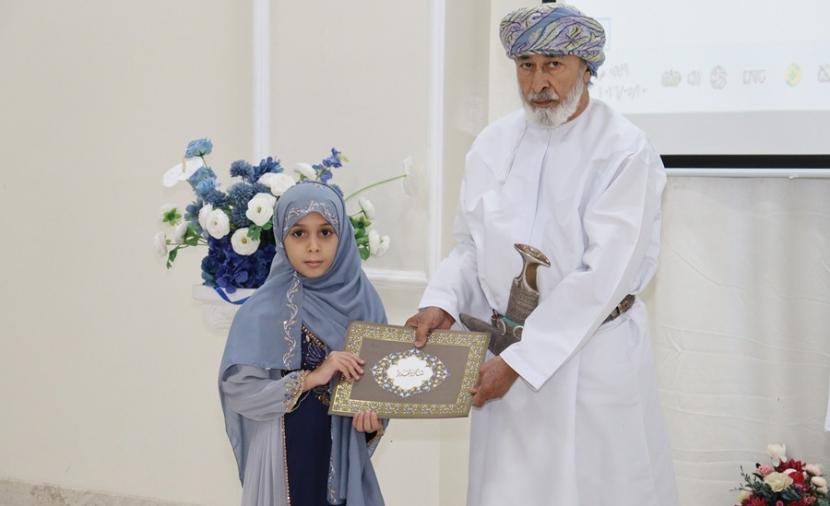 مركز وادي المعاول القرآني يُكرّم المجيدين 