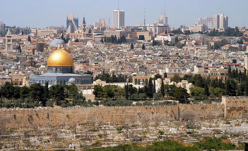 بينهم عُمان.. بيان إسلامي عربي يدين افتتاح 