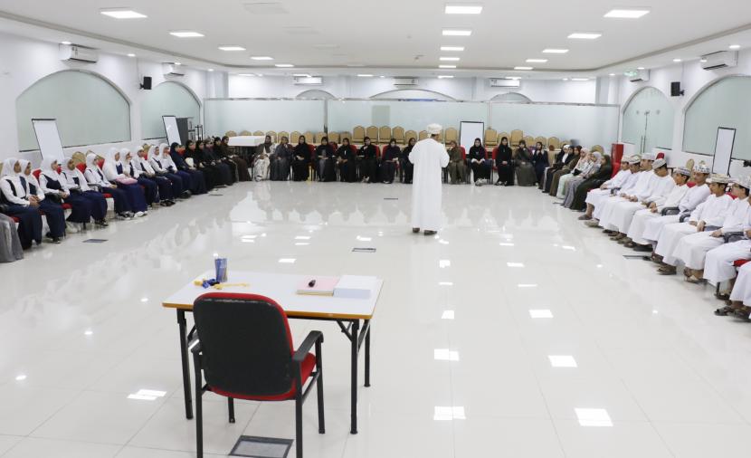 انطلاق البرنامج الصيفي للطلبة الموهوبين "ثروة" في جنوب الباطنة 
