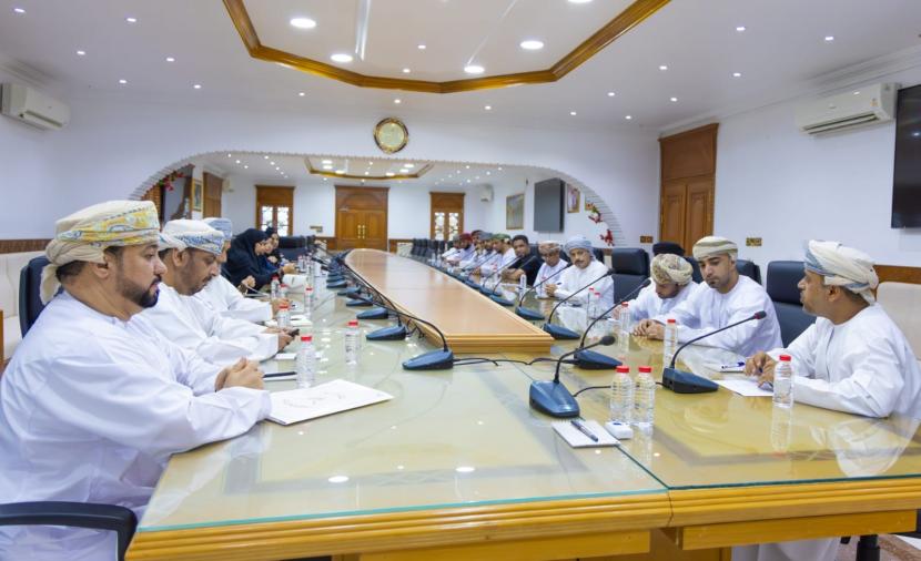 استعراض الخطط الإعلامية والتنفيذية للمراكز الصيفية في شمال الباطنة 