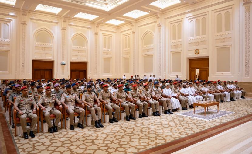 وفد من منتسبي الدورة التاسعة والثلاثين بكلية القيادة والأركان يطلعون على أدوار 
