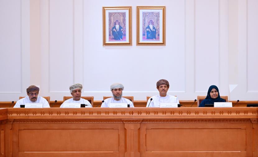 الاستئناس برأي الشركات في دراسة "كفاءة إدارة مؤسسات التعليم 
