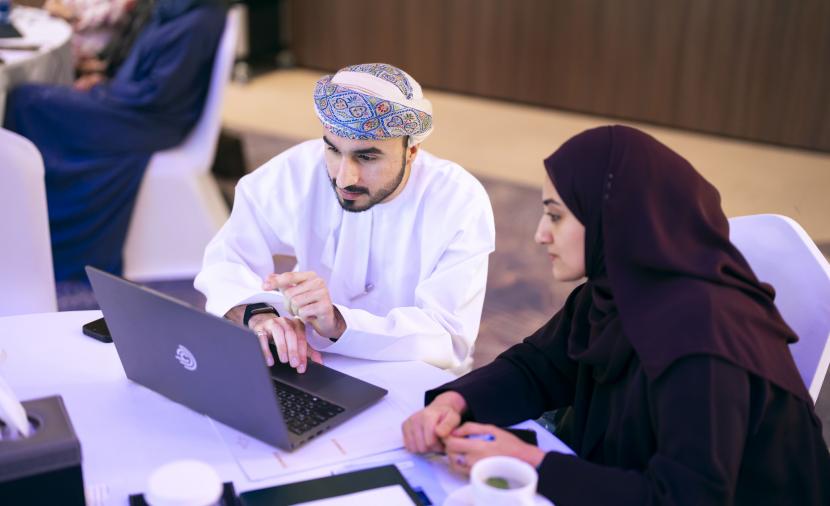 تدريب موظفي "جامعة التقنية" على توظيف الذكاء الاصطناعي في ال