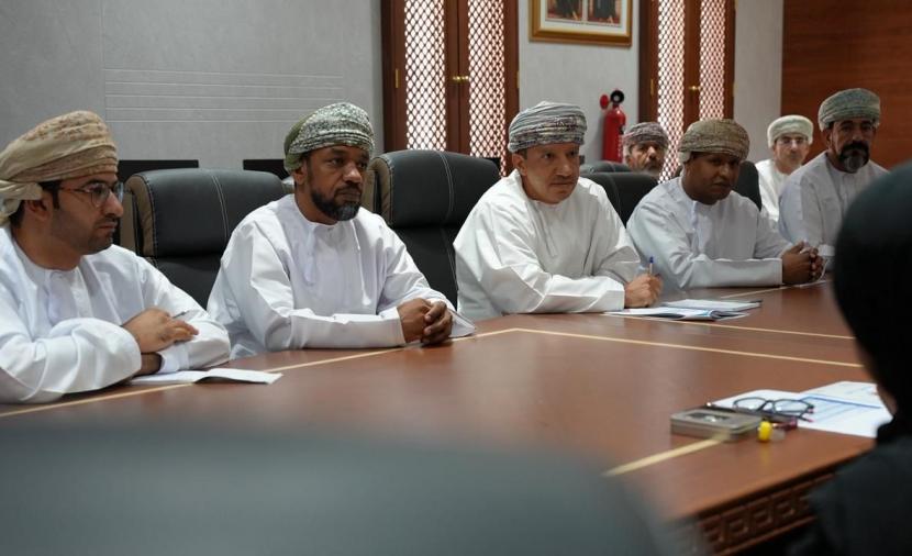مناقشة استعدادات انطلاق البرنامج الصيفي في مدارس الداخلية