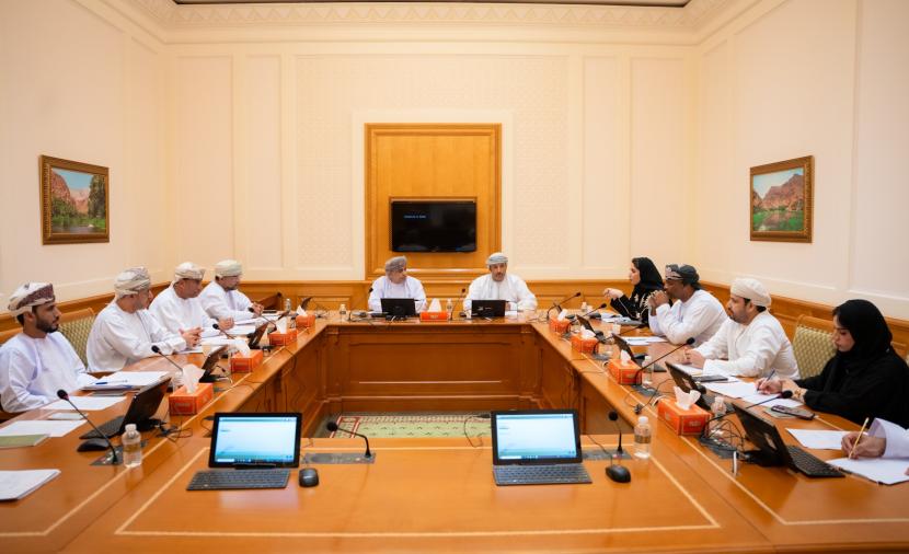 اللجنة التشريعية والقانونية تستعرض العريضة المتعلقة بمجال عمل مكاتب المحاماة 