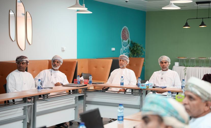 Oman: Ministry of Transport and Technology discusses boosting local software production