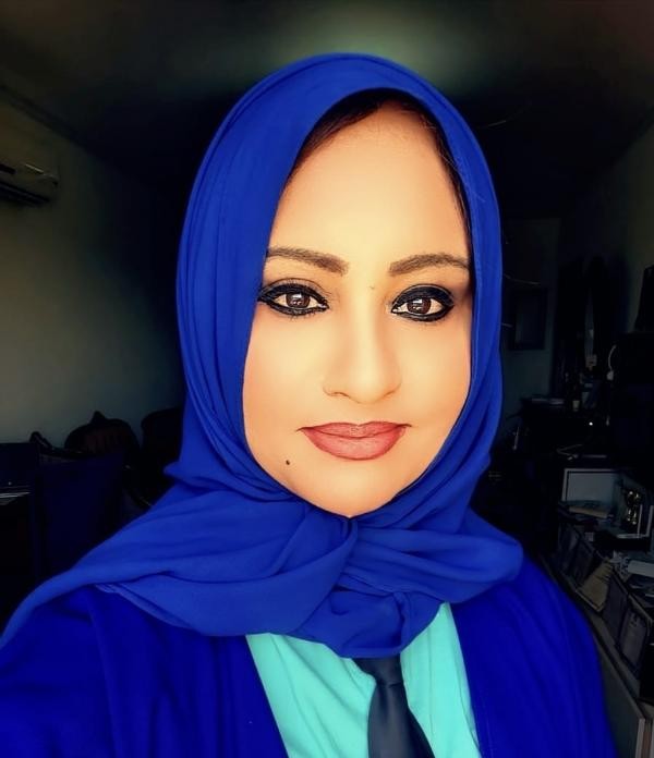 قبعات ملوَّنة في الجامع الأكبر