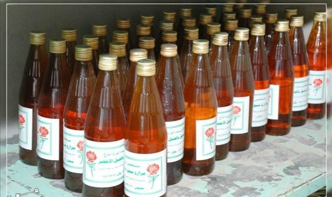 صناعة-ماء-الورد-في-الجبل-الأخضر2.jpg