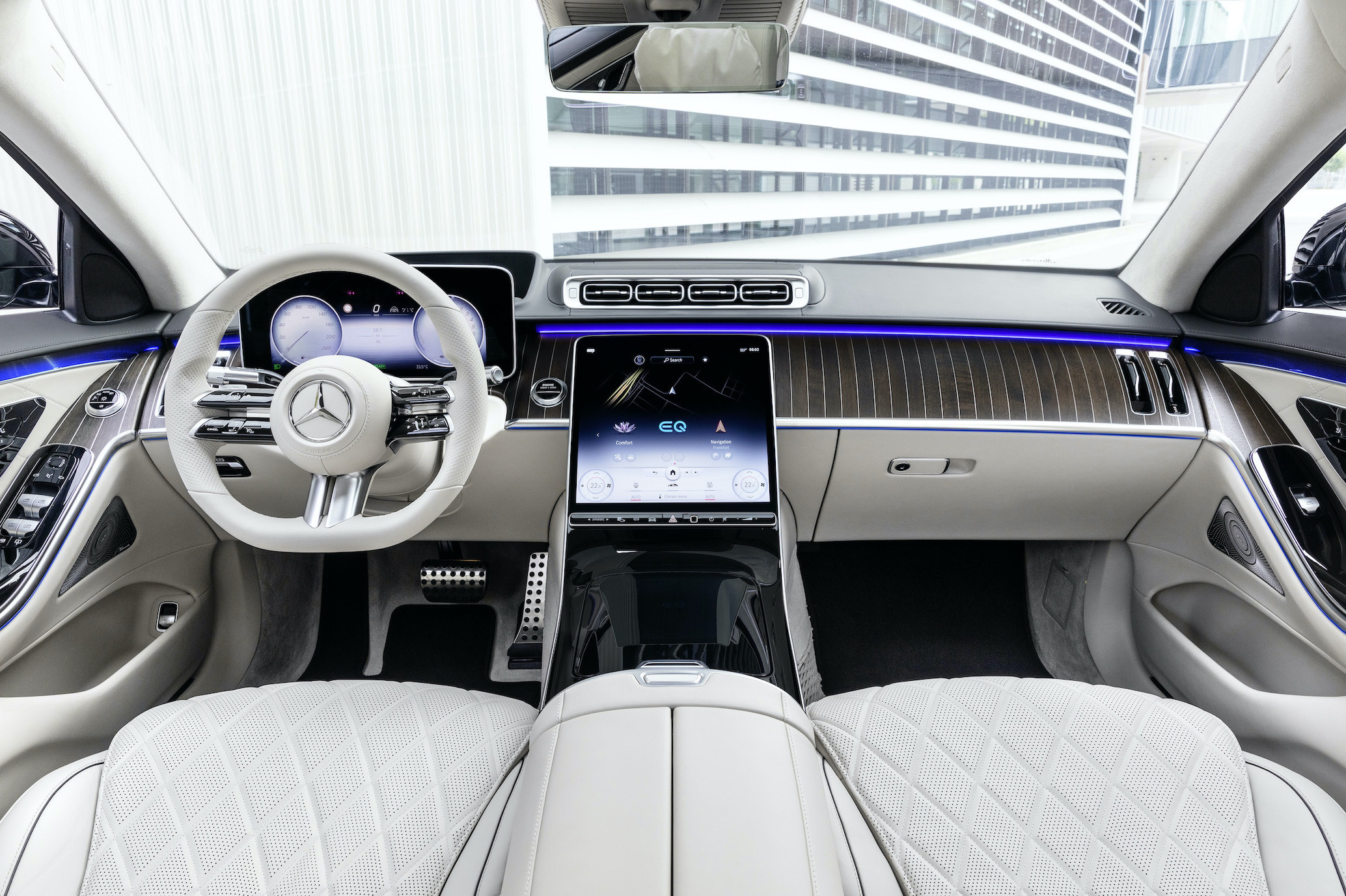 Interior design of the new S-Class (1).jpg