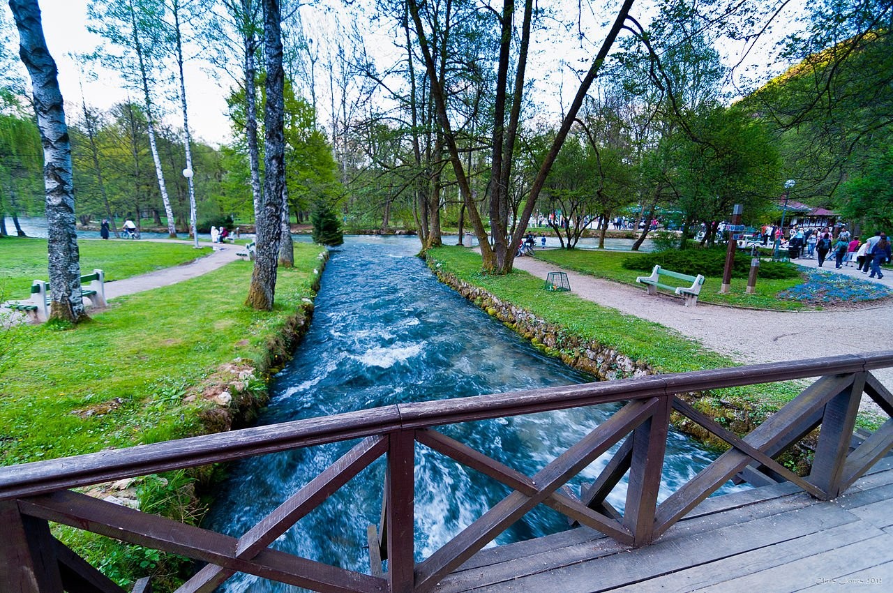 حديقة نهر البوسنة.jpg