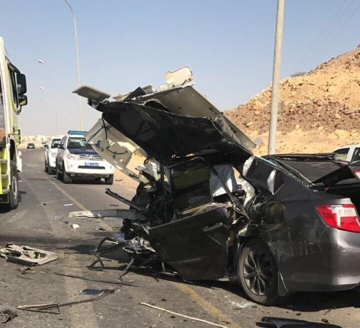 بالفيديو.. حادث تصادم بين شاحنة وعدد من المركبات بولاية سمائل
