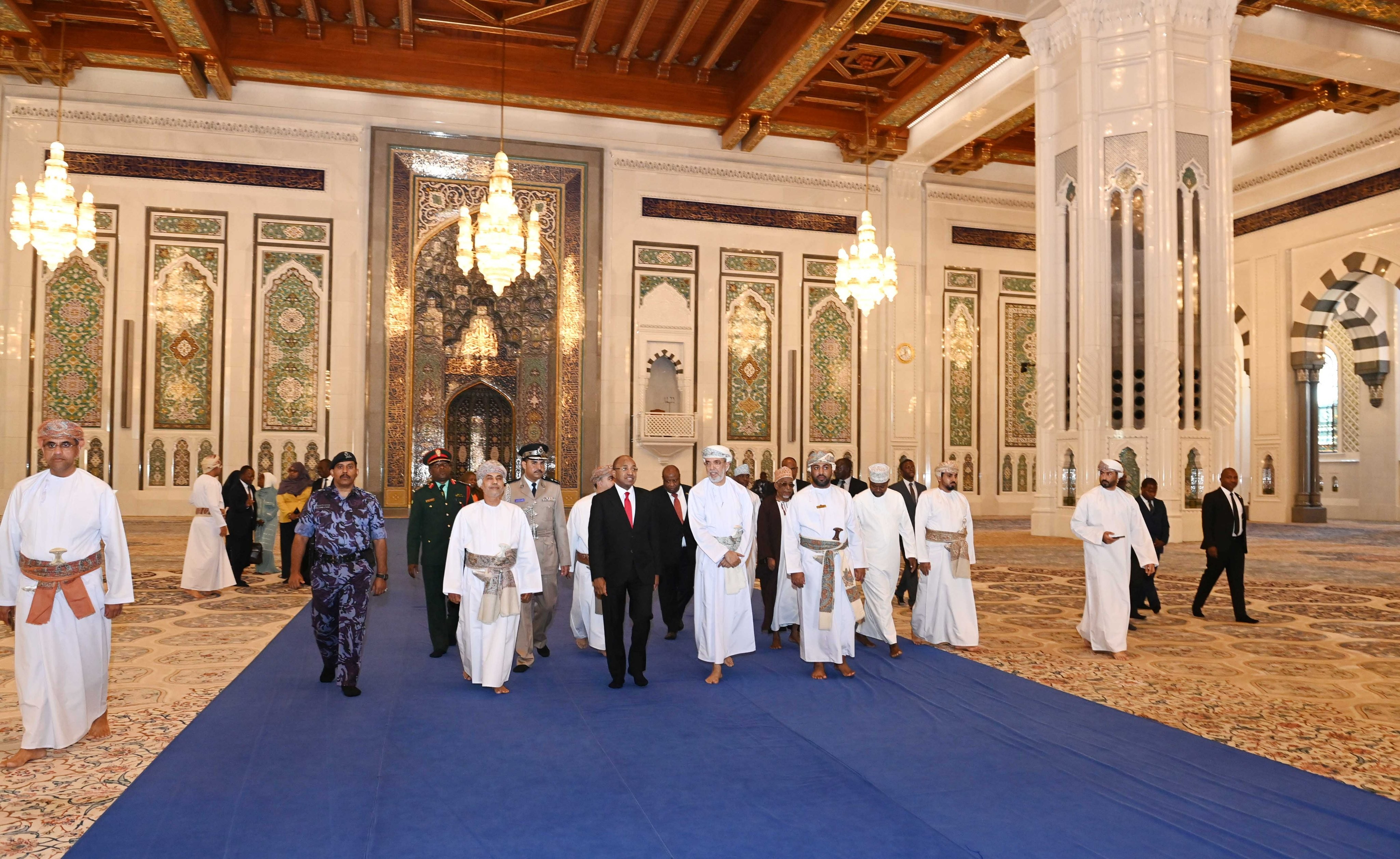 يزور الجامع الأكبر2.jpg