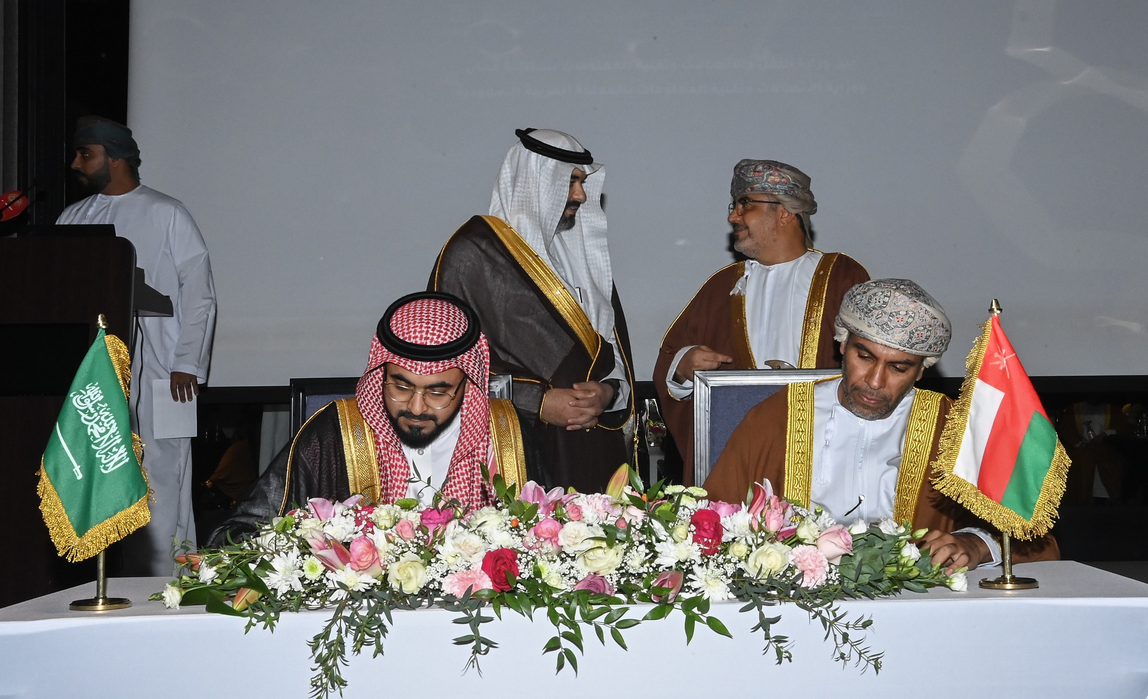 وفد سعودي في عمان (4).jpg