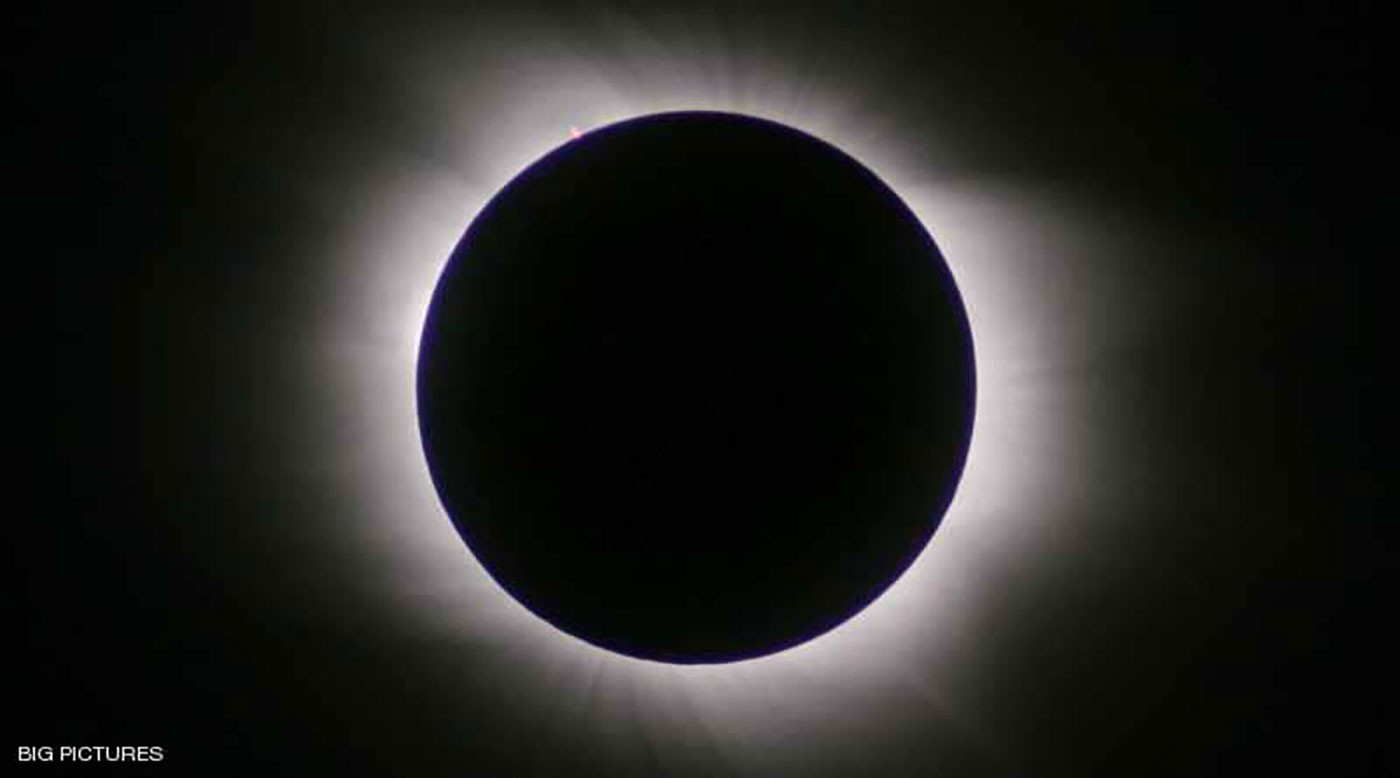 كسوف كلي للشمس.jpg