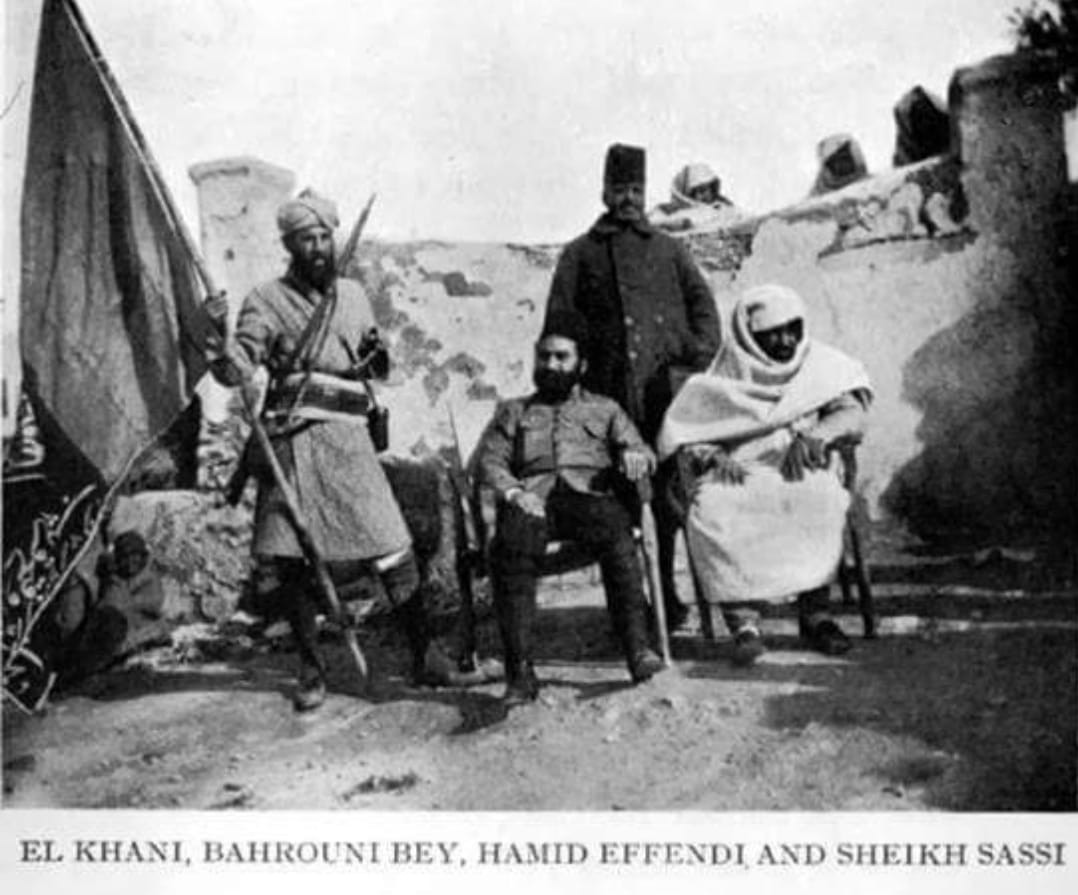 سليمان باشا الباروني في أحد معسكرات المقاومة ضد الطليان 1911.jpg