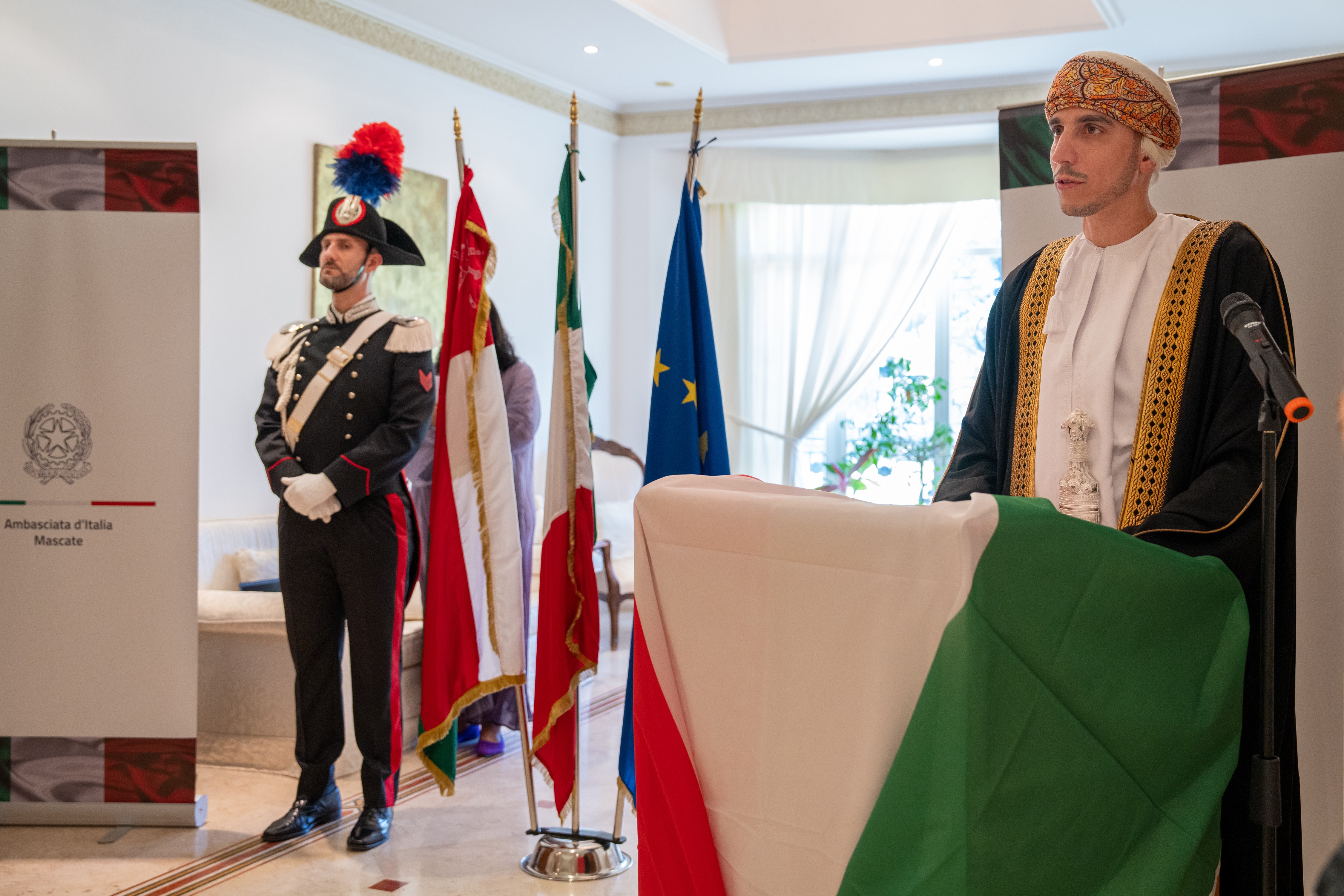 وسام نجمة إيطاليا السيد كامل بن فهد (4).jpg