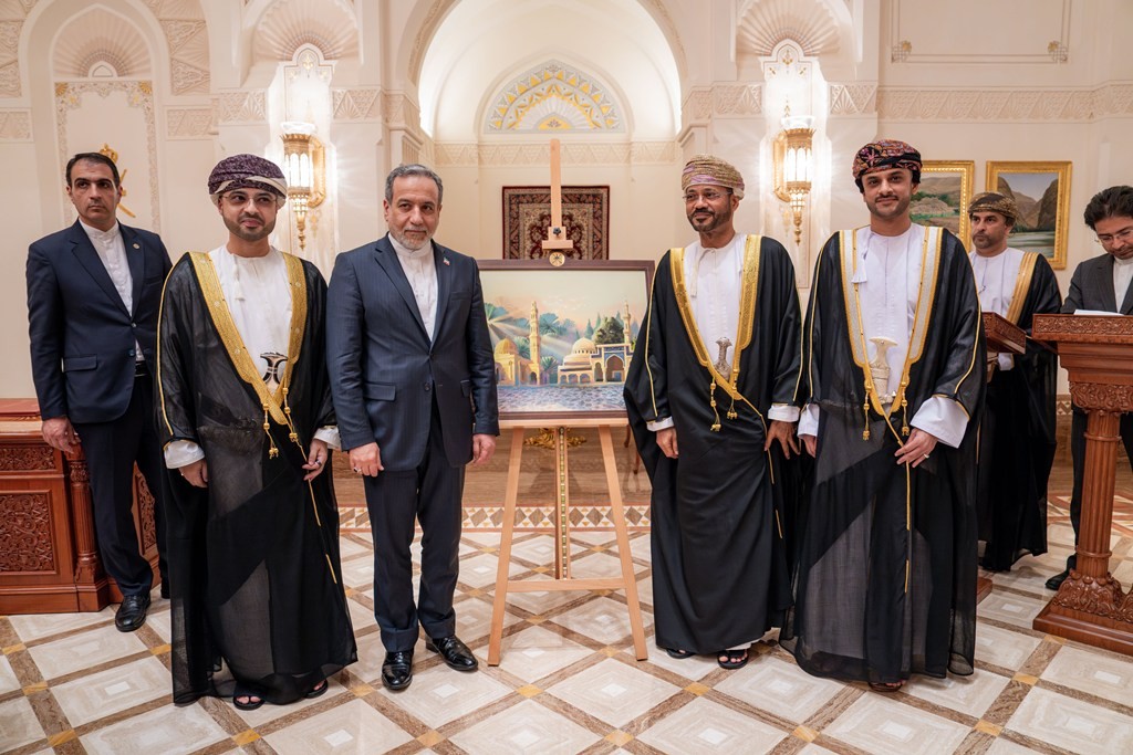 تدشين الطابع البريدي (2).jpg