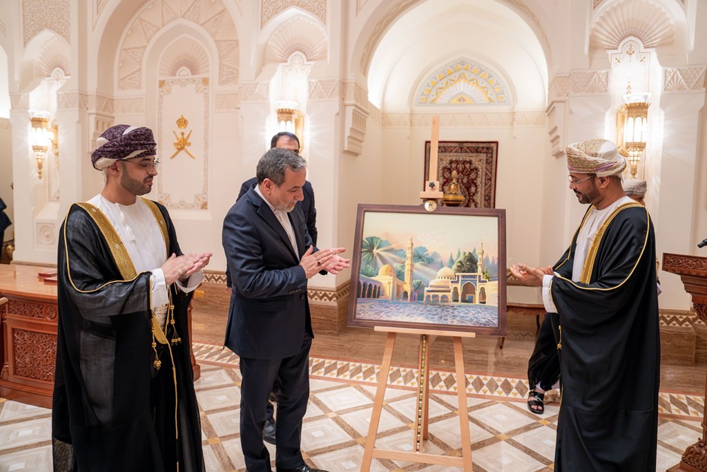 تدشين الطابع البريدي (1).jpg