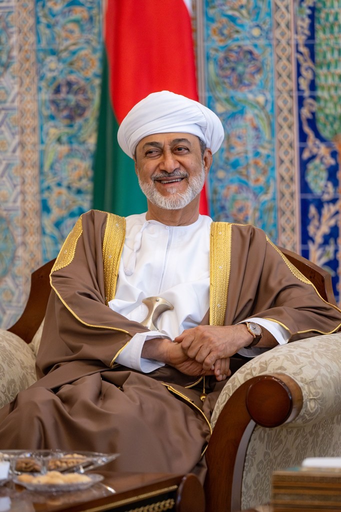 جلالة السلطان اللقاء الودي الجزائر  (1).jpg