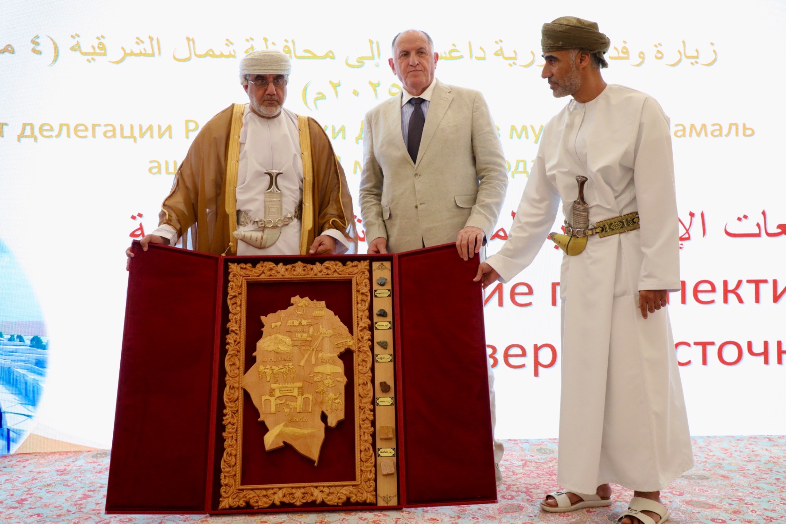 محافظ شمال الشرقية ورئيس وزراء داغستان  (3).jpeg