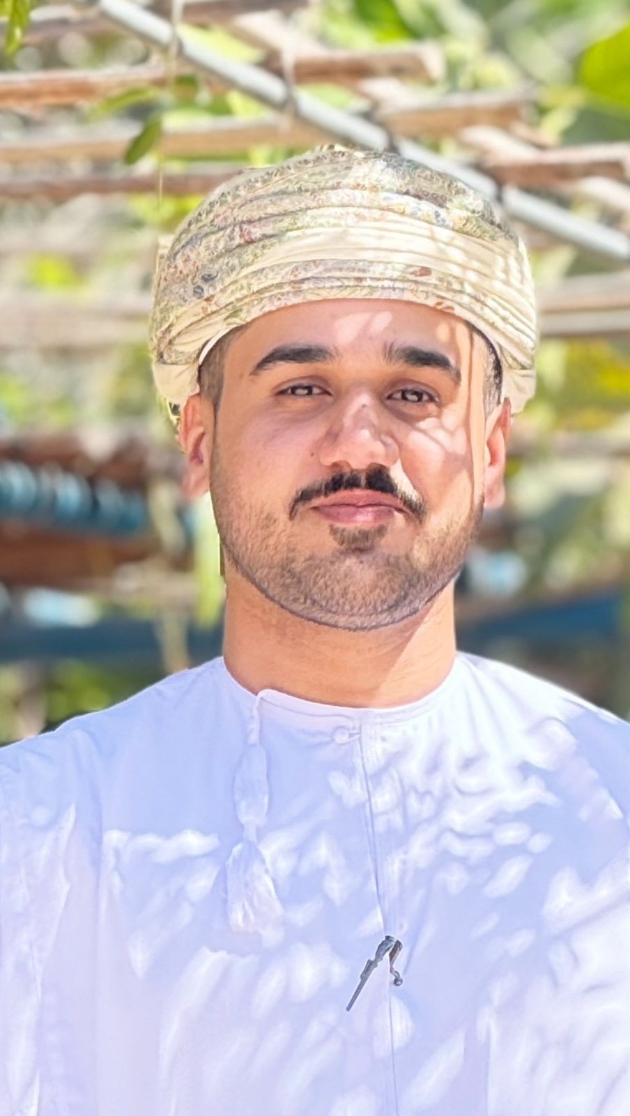 علي الحوسني.jpg