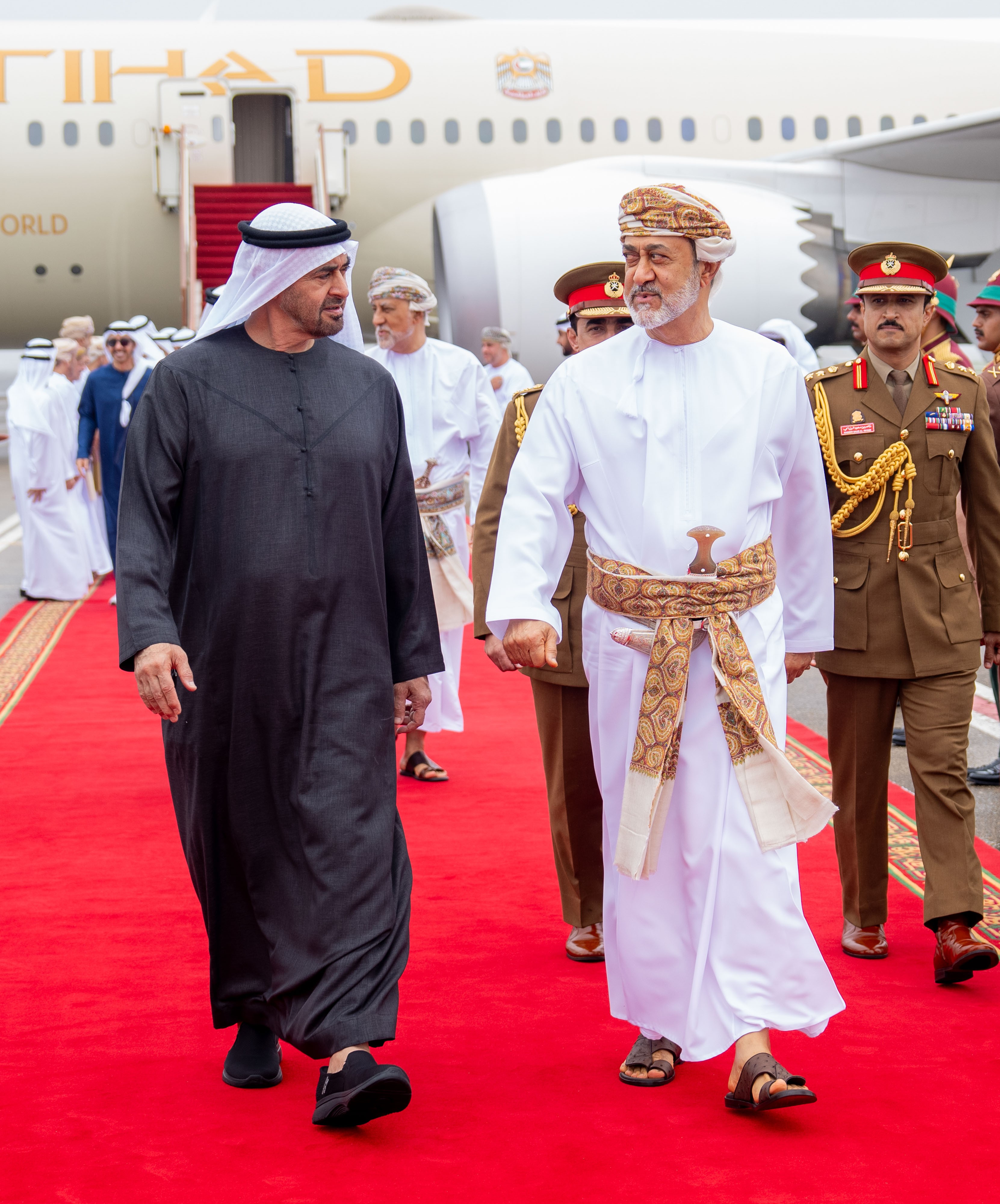 وصول محمد بن زايد صلالة (2).jpeg