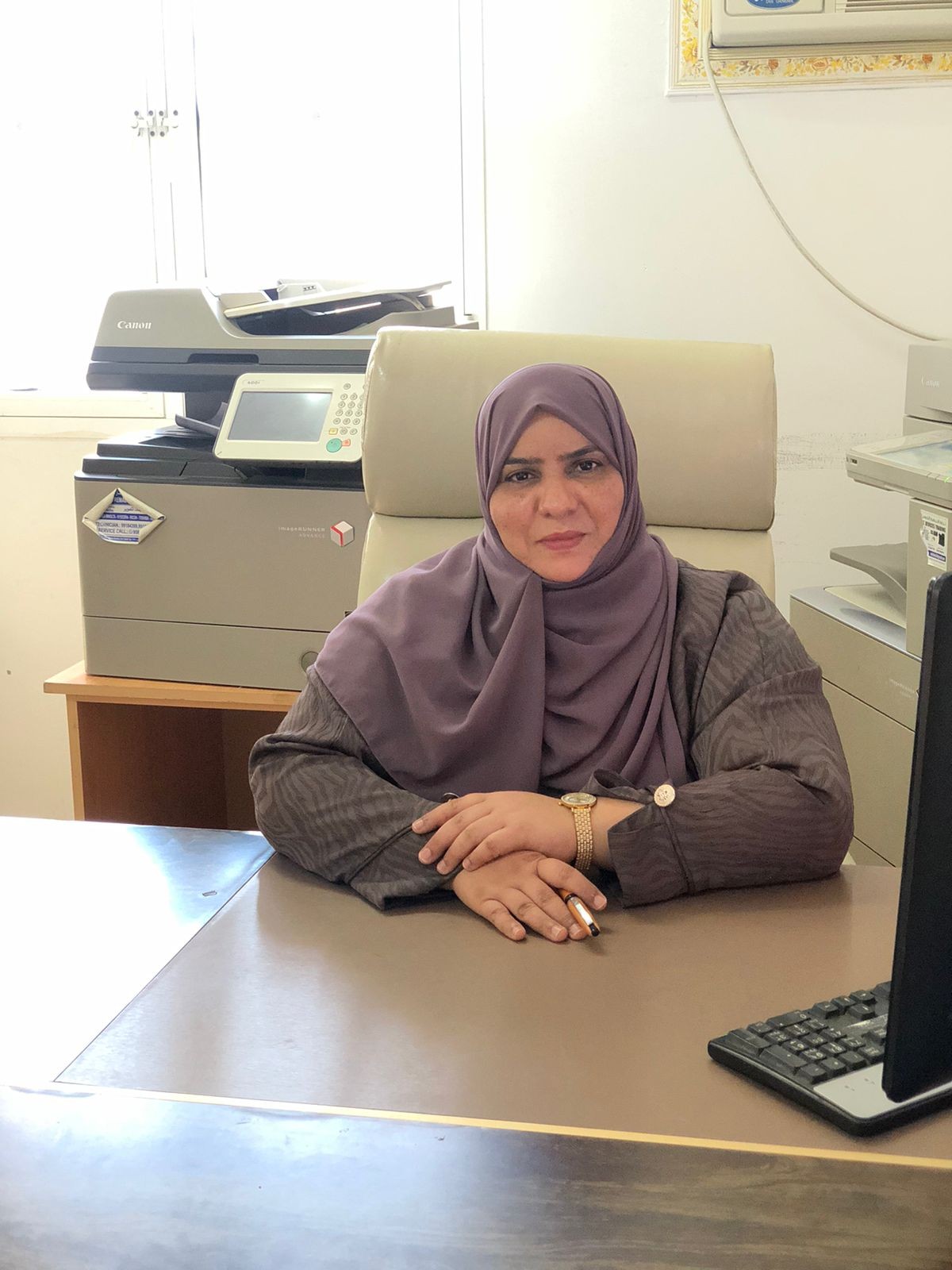 مديرة المدرسة.jpg