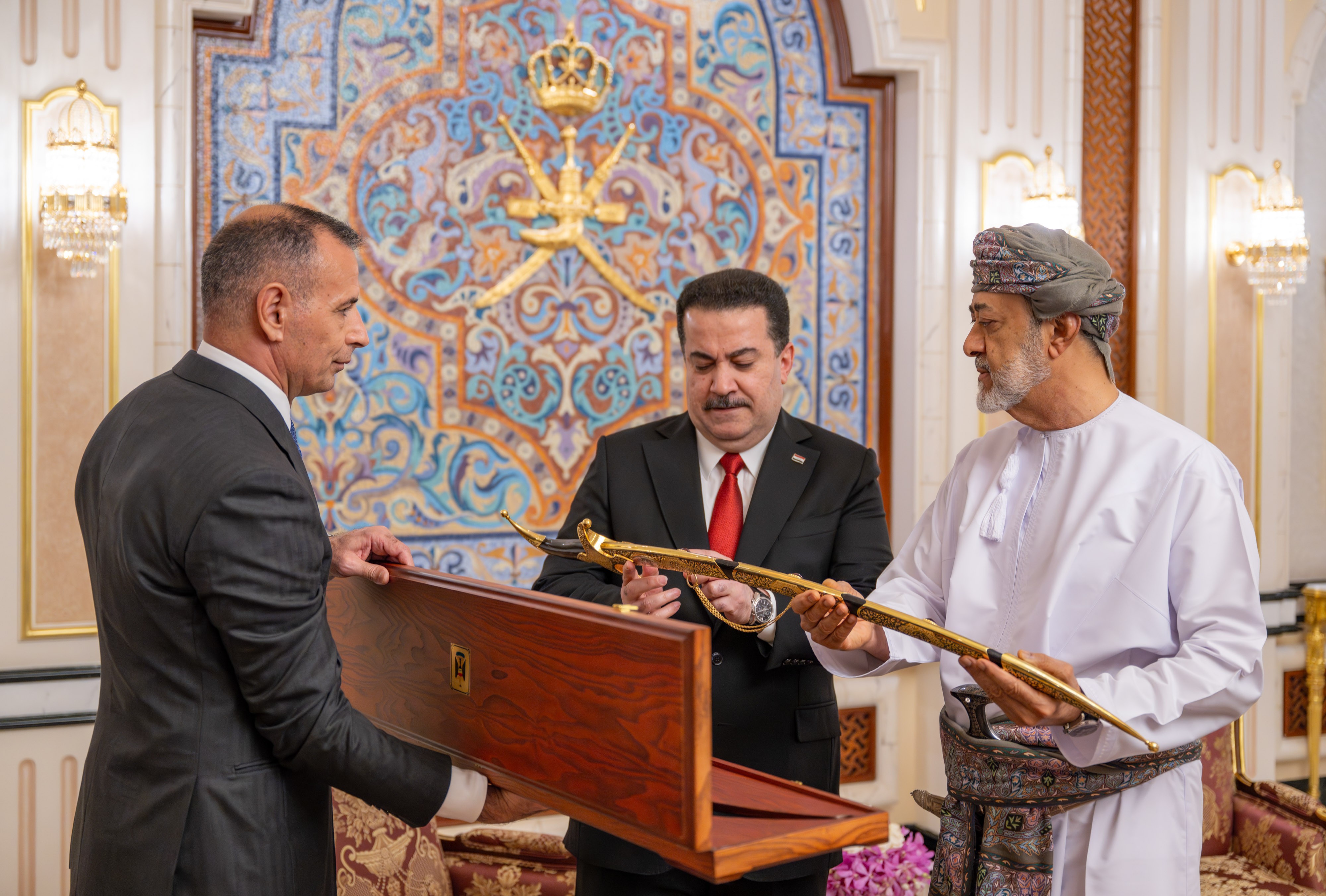 جلالة السلطان مأدبة عشاء رئيس الوزراء العراقي (7).jpg