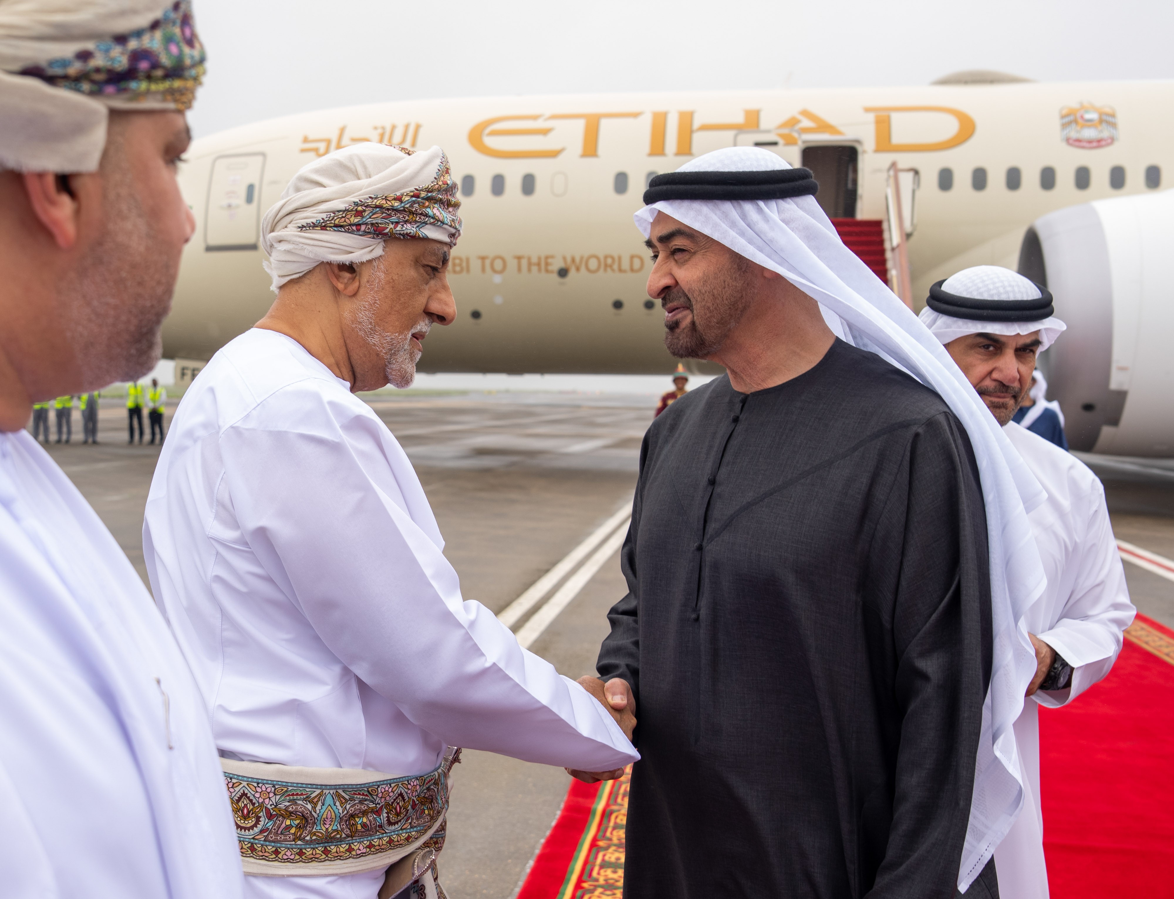 وصول محمد بن زايد صلالة (1).jpeg