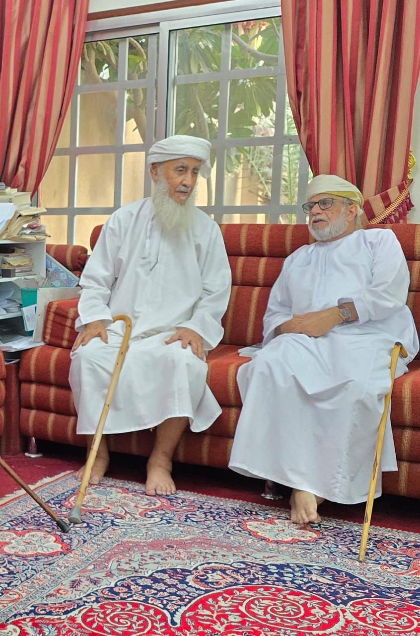 الشيخان عبد الله بن حمدون الحارثي وسالم بن محمد العبري.jpg