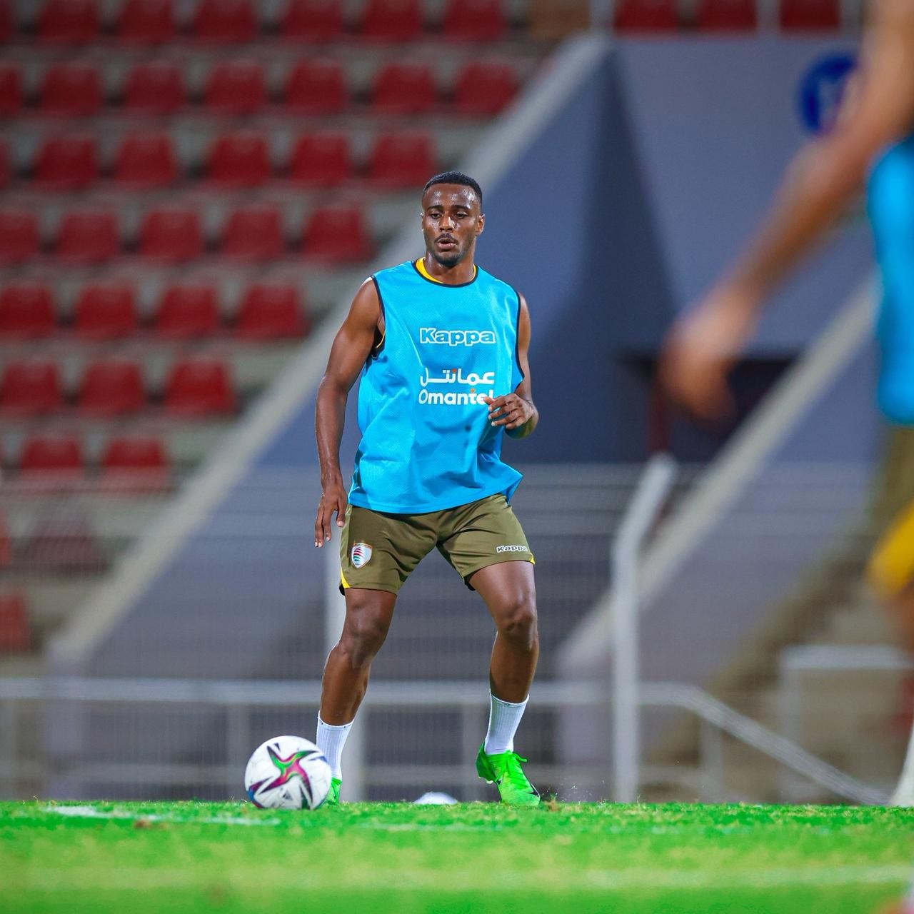 الأحمر منتخبنا (1).jpg