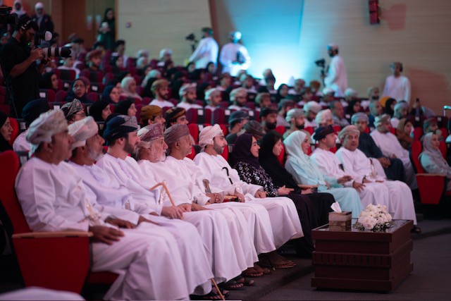 حضور كبير في حفل الختام.JPG