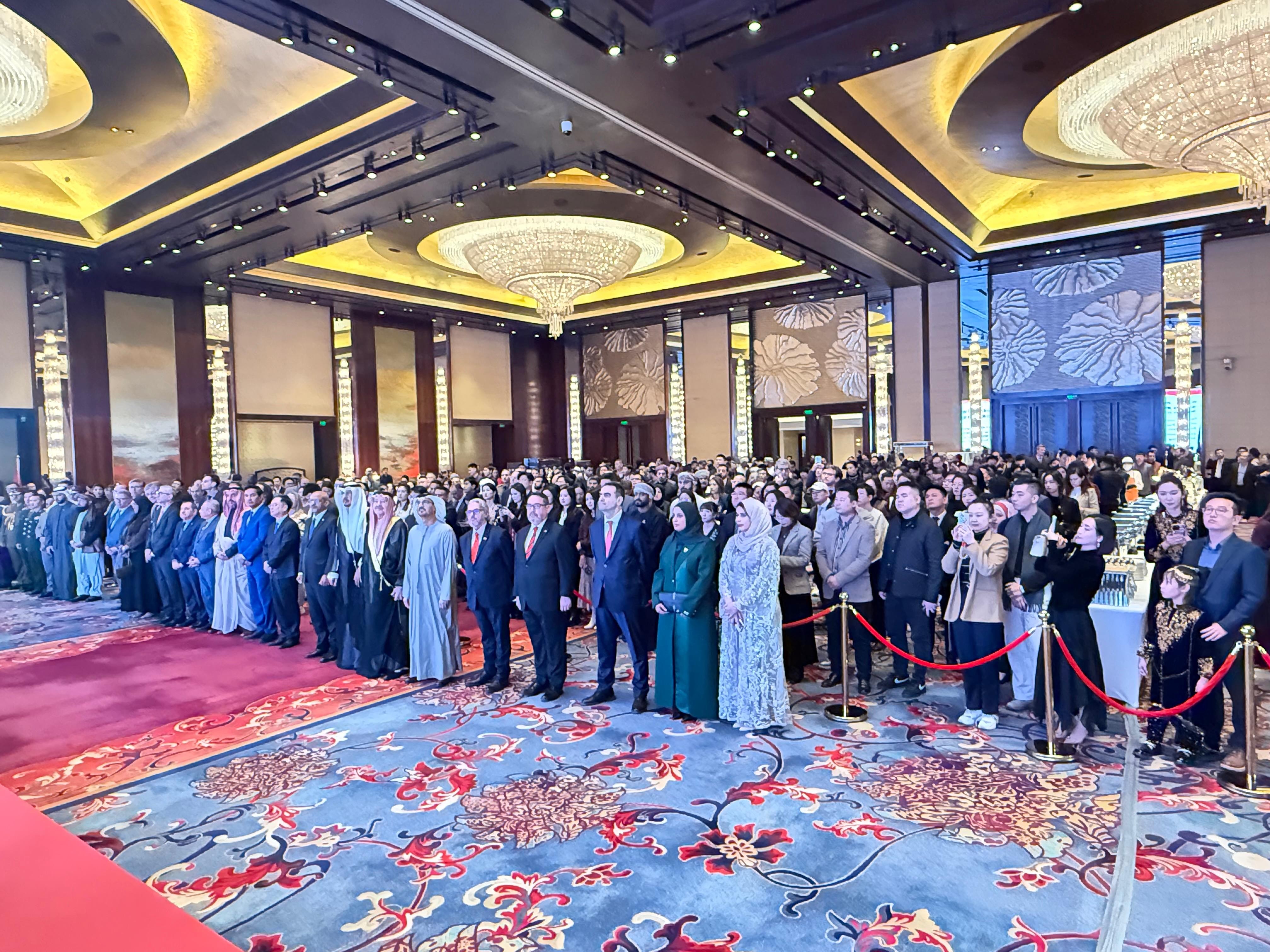 احتفالات السفارة في بكين (1).jpg