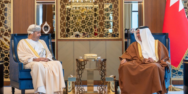 ولي العهد يستقبل حمود بن فيصل (1).jpg