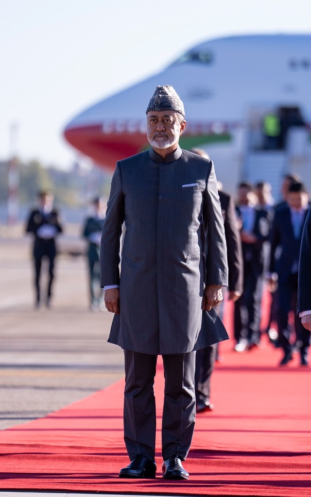 جلالة السلطان وصول إسبانيا (5).jpg