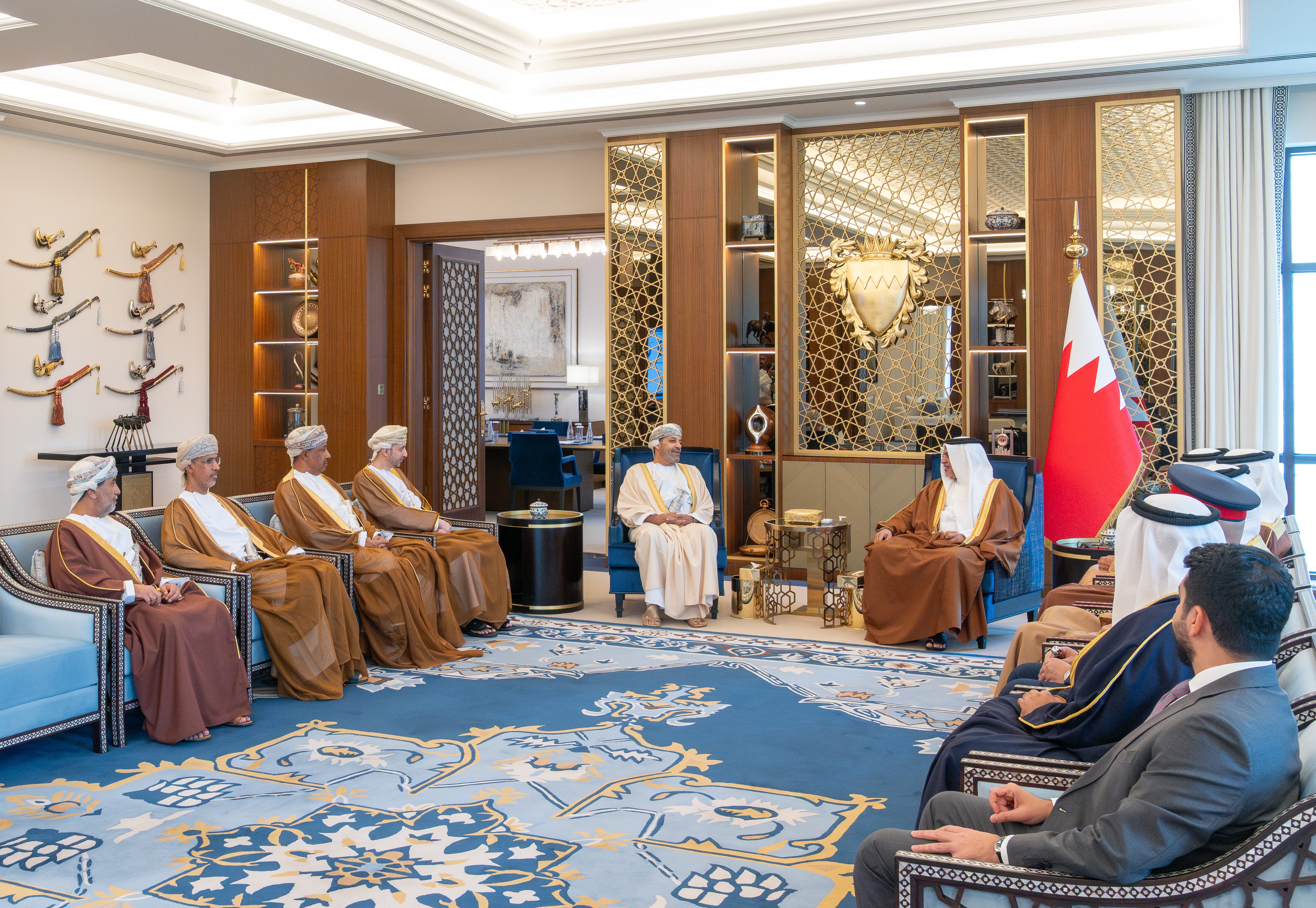 ولي العهد يستقبل حمود بن فيصل (1).jpeg