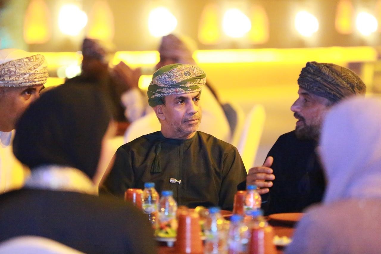 فرقة مسرحية (1).jpg